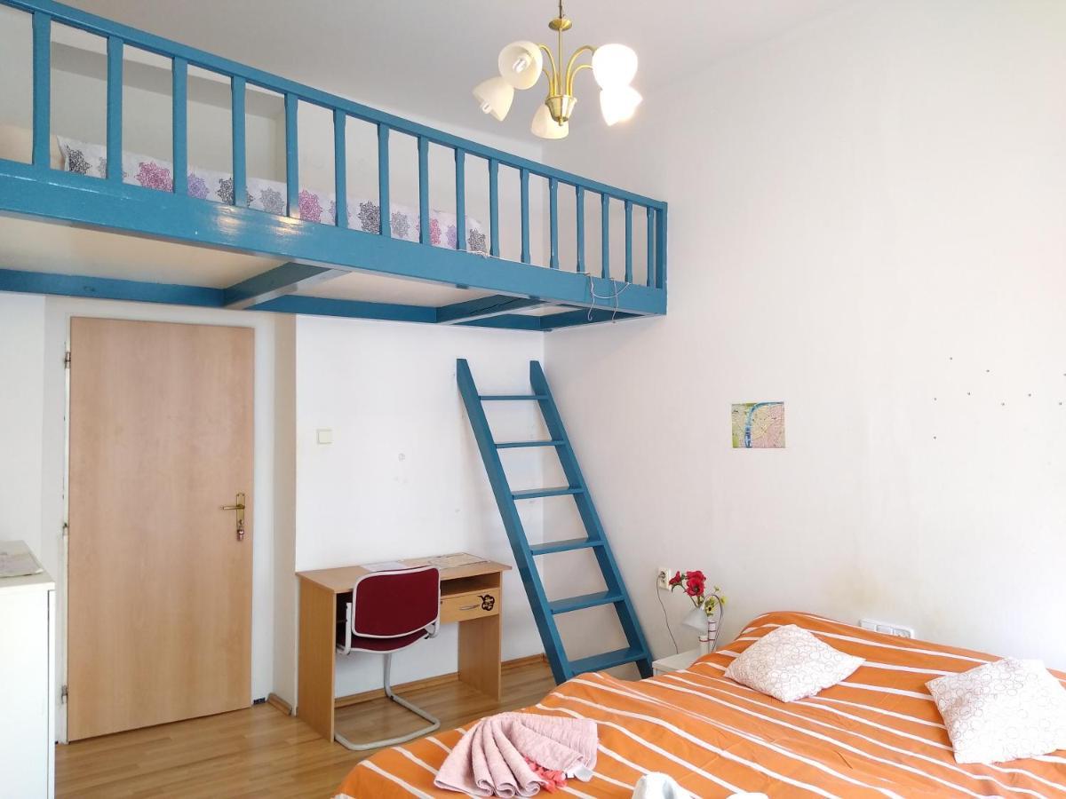 Rooms In The Center Of Old Town Praga Esterno foto